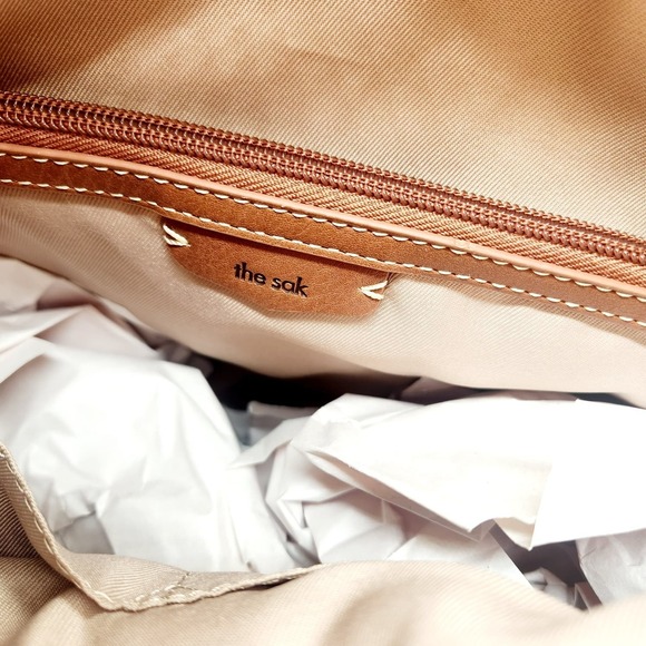 The Sak 120 Large Purse & Shoulder BagWith Back‎ Zipper Pocket and Magnetic Snap - Picture 6 of 10